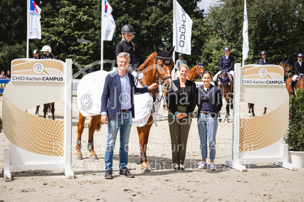 240711_BHO_Friendship-391 | Deine schönsten Turniermomente als professionelle Fotos! Entdecke hochwertige Pferdesport-Fotografie im Online-Shop. Jetzt Fotos finden & bestellen!