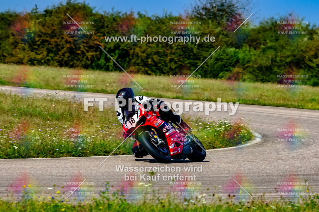 018-3644 | Hier findet Ihr Bilder von Touristenfahrten auf der Nürburgring Nordschleife oder von anderen Veranstaltungen die ich besucht habe. Viel Spass beim Durch Schauen 