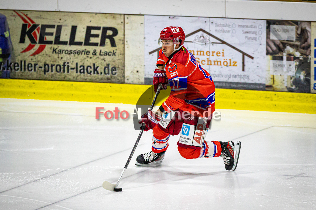 EC Peiting vs Deggendorder SC | Eishockey Oberliga Süd Vorrunde 2024/2025, EC Peiting vs Deggendorder SC, 20241117,Samuel PAYEUR (ECP 17) in Aktion, Freisteller,2024-11-17 in Peiting (Eisstadion)Samuel PAYEUR (ECP 17)Copyright: WolfgangxLindner foto-lindner.de