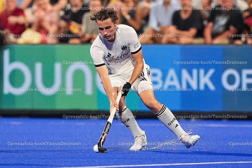 xydrx14082504063 | 14.08.2025, xydrx, Herren EuroHockey Championship 2025, Halbfinale, Deutschland - Spanien, Sparkassenpark Mönchengladbach: Johannes Große (GER #10)