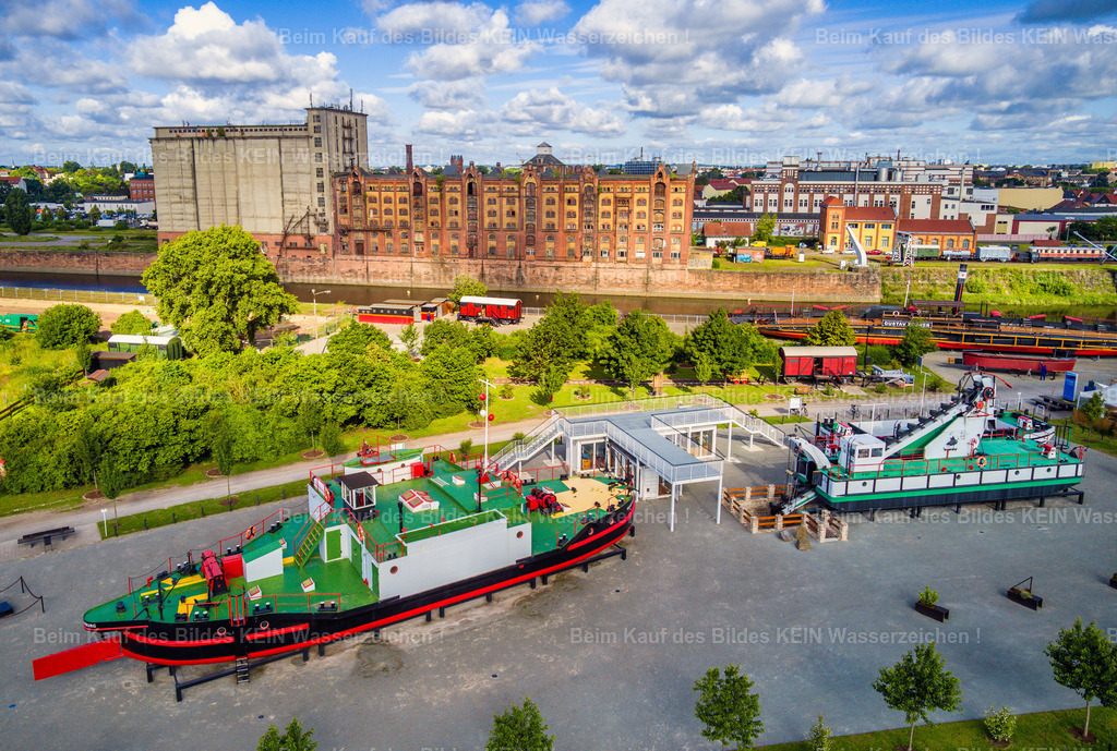 Magdeburg Tauschschiff Taucherschacht im Wissenschaftshafen und Gustav-Zeuner-0021 | Taucherschiff im Wissenschaftshafen - Realizado com Pictrs.com