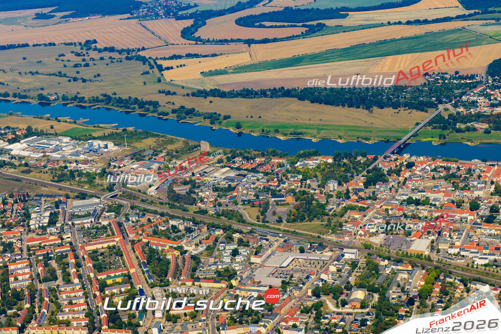 Schöne Luftaufnahme als Geschenk in Elbeufer Schönebeck - Die Luftbildaufnahme wurde 2025 vom UL-Flugzeug heraus erstellt ( keine Drohne ) - Hochauflösende Luftaufnahme -Nicht vergleichbar mit Google Maps oder Satelittenbilder- Die Geschenkidee !Mit Lizenz und Bildrechte bestellbar
