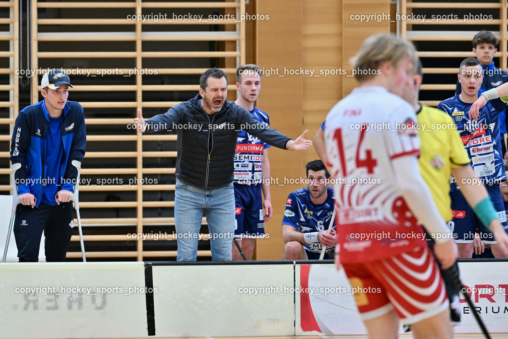 VSV Unihockye vs. KAC Floorball | #66 Jakob Rainer VSV Unihockey, Headcoach VSV Unihockey Harald Felsberger, VSV Unihockye vs. KAC Floorball, VSV Unihockye vs. KAC Floorball am 13.04.2025 in Villach (Ballspielhalle St. Martin), Austria, (Photo by Bernd Stefan)