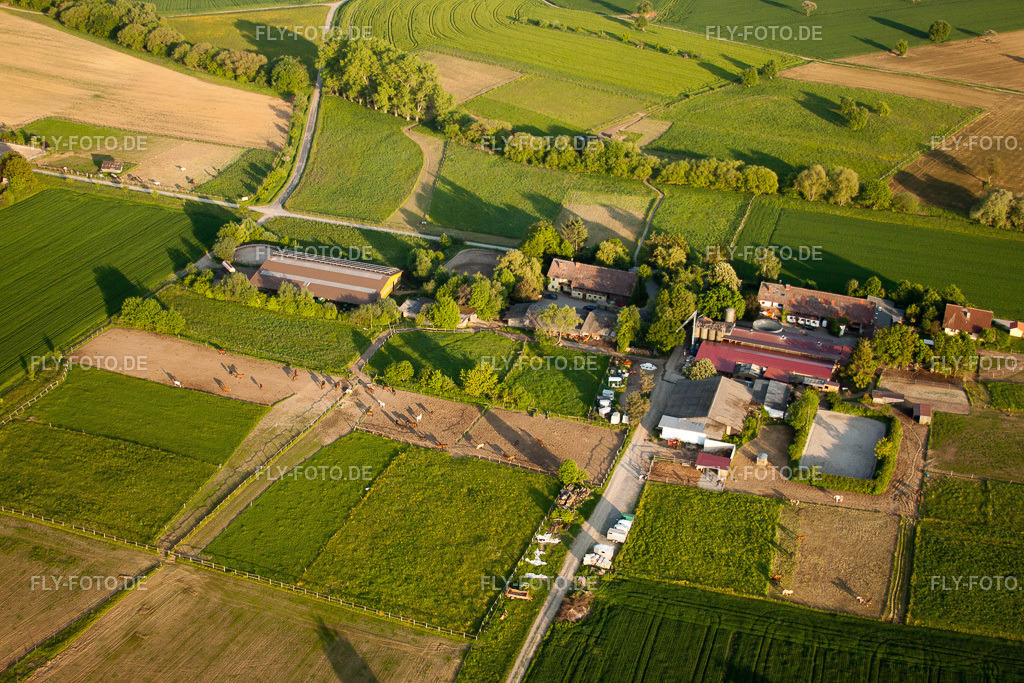 Langensteinbach, Im Steinig | Luftbild: Langensteinbach, Im Steinig im Ortsteil Langensteinbach in Karlsbad im Bundesland Baden-Württemberg in Deutschland. Foto: IMG_27571.jpg vom 23.05.2010 durch Werner Riehm/FLY-FOTO.de - Realisiert mit Pictrs.com