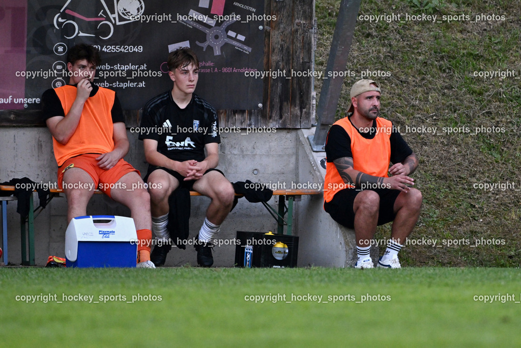 SV Arnoldstein vs. URC Thal Assling | Spielerbank Thal Assling, Headcoach Thal Assling Denis Kerrniqi, SV Arnoldstein vs. URC Thal Assling, SV Arnoldstein vs. URC Thal Assling am 09.08.2025 in Arnoldstein (Waldparkstadion Arnoldstein), Austria, (Photo by Bernd Stefan)