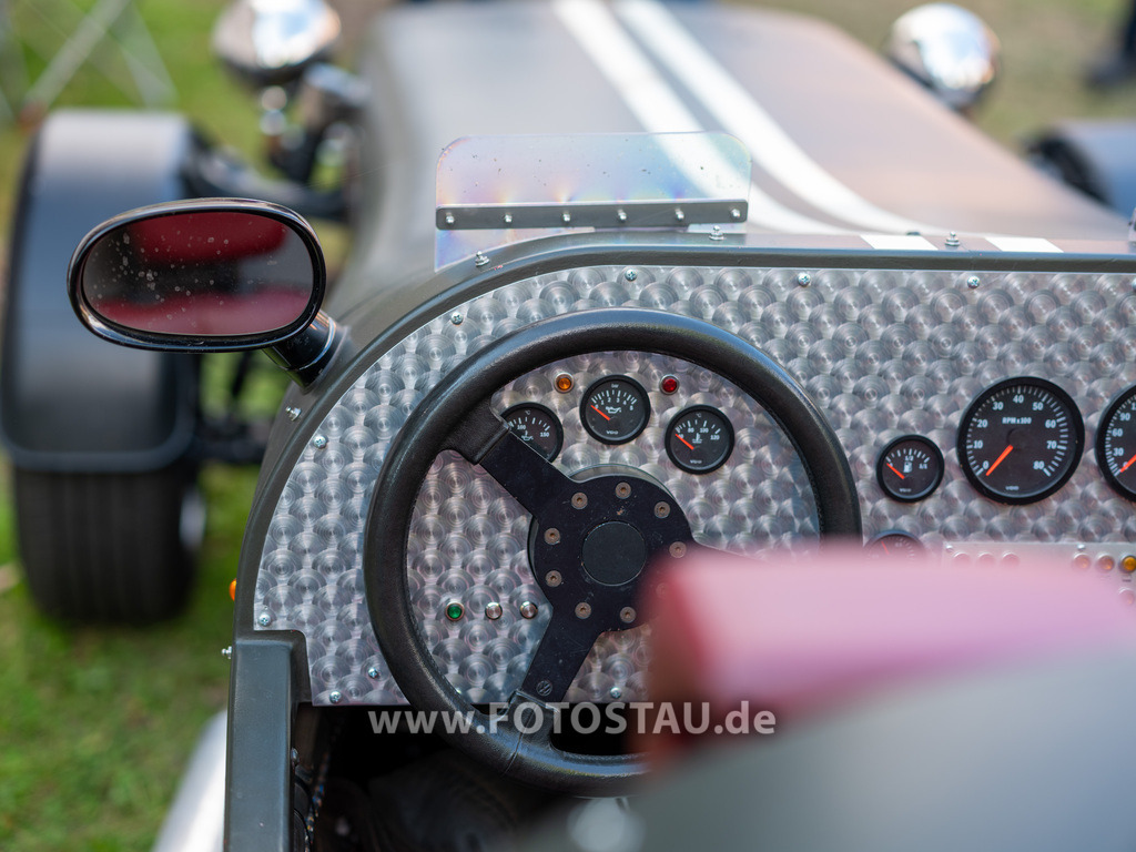 20250928-00193 | Erleben Sie hier die Faszination der klassischen Fahrzeuge in Bildern und lassen sich begeistern! - Realisiert mit Pictrs.com