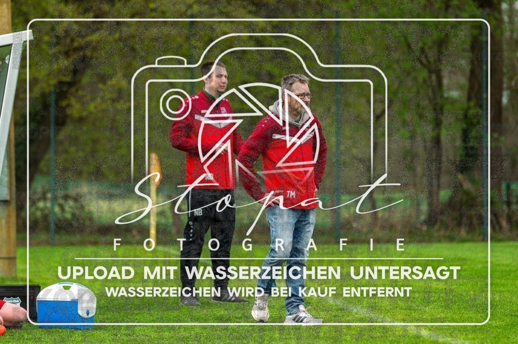 FGFSSCT-1032 | Tobias Mohr (SC Tewel - Trainer) beim Herren Kreisliga HK Spiel zwischen FG Fulde-Stellichte und SC Tewel im Lehrdestadion, Stellichte (Simon Paul Stopat) - Realisiert mit Pictrs.com