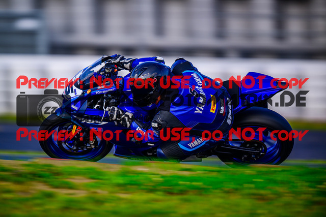 MaZZes_FotoMatrix_240901_6007705_0251 | R7