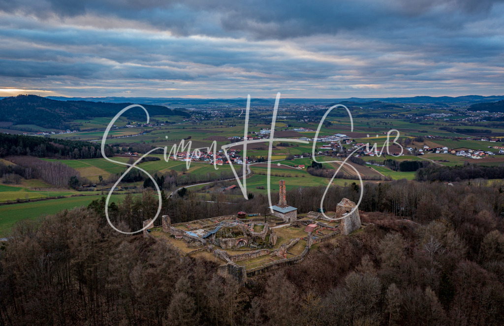 Burgruine Runding | simonsuess - Realisiert mit Pictrs.com