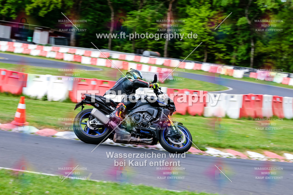 MotoTeamVBK-20085 | Hier findet Ihr Bilder von Touristenfahrten auf der Nürburgring Nordschleife oder von anderen Veranstaltungen die ich besucht habe. Viel Spass beim Durch Schauen 