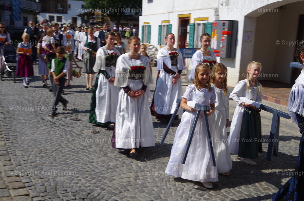 IMGP3491 | fotografiert von Axel PollmannLeonhardi Wallfahrt Benediktbeuern und Murnau, Fronleichnam, Fasching, Landschaft im Loisachtal und Benediktbeuern  - Realisiert mit Pictrs.com