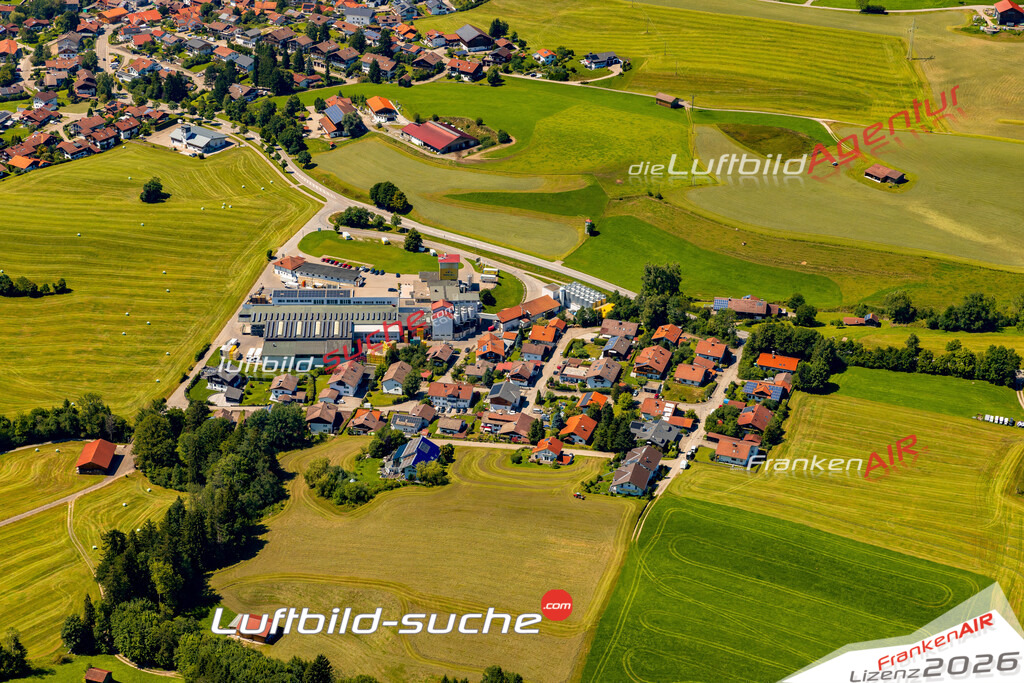 Luftaufnahme von Rettenberg Vs Google Maps- Die Luftaufnahme wurde 2025 vom UL-Flugzeug heraus erstellt ( keine Drohne ) - Hochauflösende Luftaufnahme - für professionelle Ausdrucke geeignet. Die Geschenkidee !Mit Lizenz und Bildrechte bestellbar