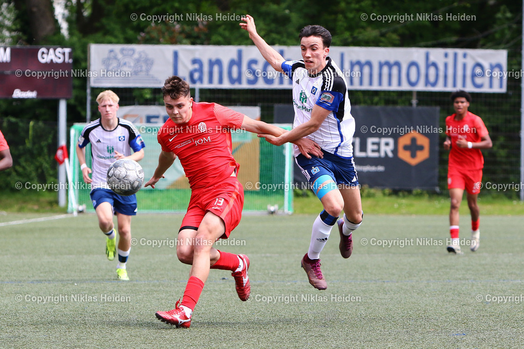 NH_EimsbuettelerTVU19_HamburgerSVU19_U19LottoPokal_09052024 | #13 Valentyn Mitko (Eimsbütteler TV U19), #13 Alex Da Graca Marques (Hamburger SV U19)

Fußball I Junioren I A-Junioren Lotto-Pokal I Saison 2023-2024 I Halbfinale I Eimsbütteler TV U19 - Hamburger SV U19 I 09.05.2024 I Sportzentrum Hoheluft