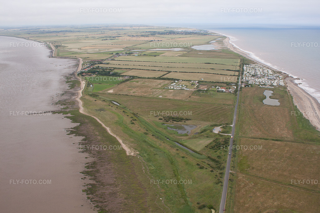 Aerial view: View of the town in Kilnsea in the state England, Great Britain. – Photo: IMG_58758.jpg taken on 07/20/2013 by Werner Riehm/FLY-FOTO.com – Resolution of the original: 4752 x 3168 px