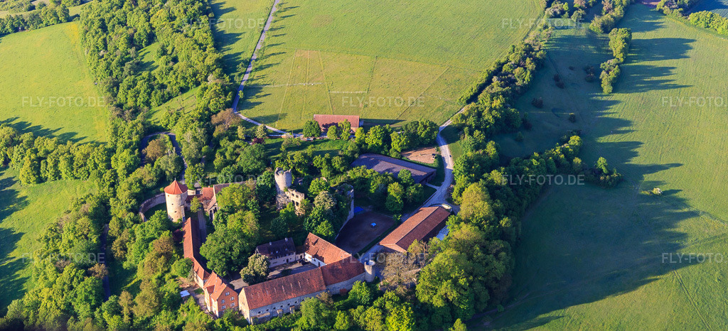 Luftbild: Burg Neuhaus in Igersheim im Bundesland Baden-Württemberg in Deutschland.Foto: IMG_146371.jpg vom 10.05.2025 durch Werner Riehm/FLY-FOTO.deSehenswertes | IgersheimBurg Neuhaus | s-p-u-k