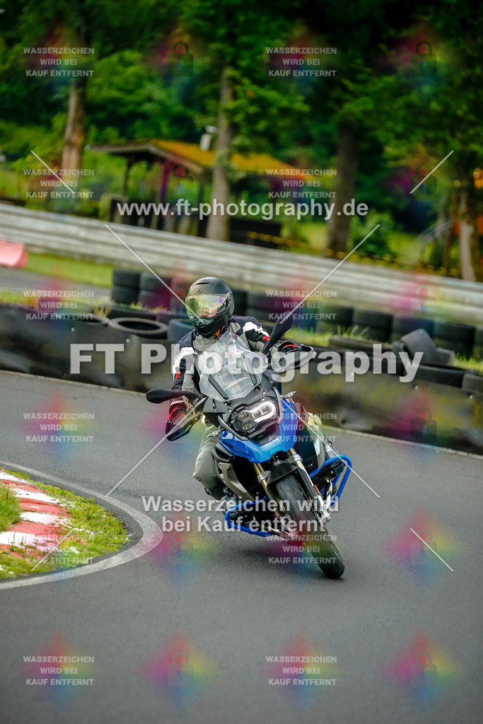 VBK-4126 | Hier findet Ihr Bilder von Touristenfahrten auf der Nürburgring Nordschleife oder von anderen Veranstaltungen die ich besucht habe. Viel Spass beim Durch Schauen 