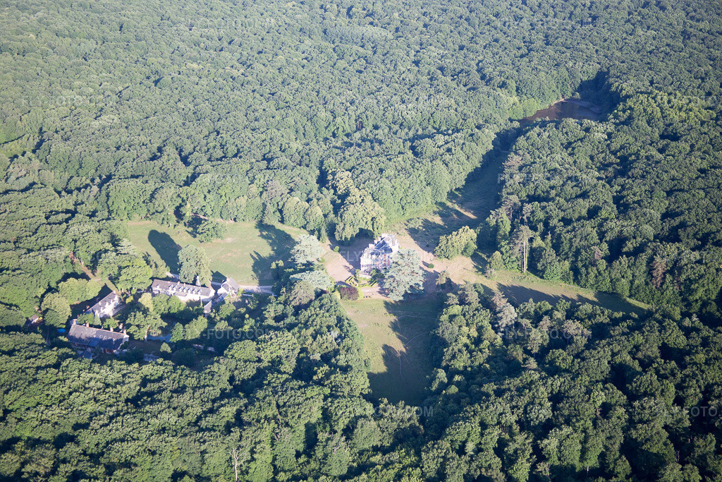 Aerial view: Orchaise, Chateau du Guerinet in Valencisse in the state Loir et Cher, France.Photo: IMG_081191.jpg taken on 06/19/2015 by Werner Riehm/FLY-FOTO.comResolution of the original: 5472 x 3648 px