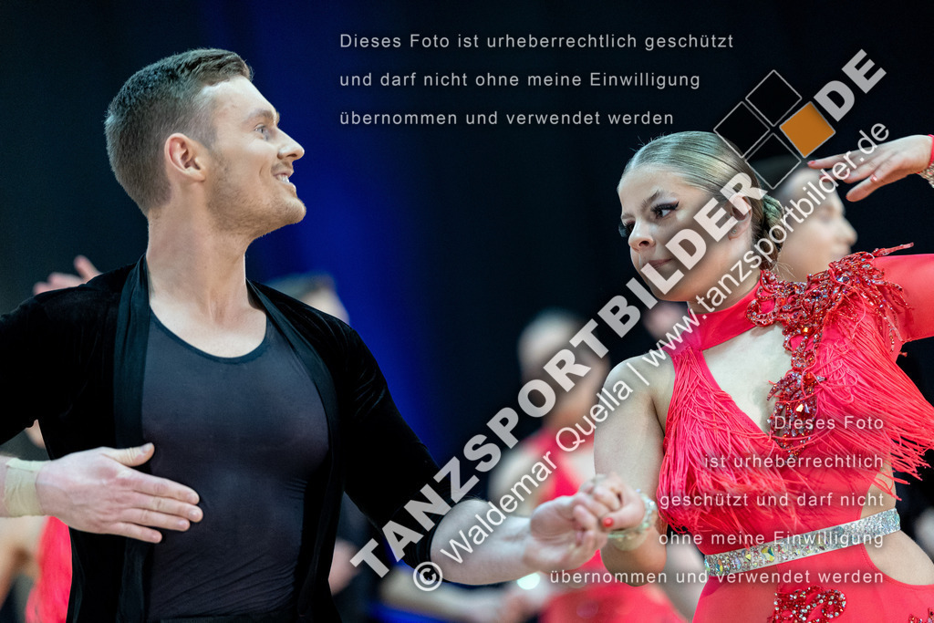 20240120-01003 | Hier finden Sie Tanz Bilder vom Latein und Standard Formationen tanzen. Sportbilder vom Tanzsport. Schöne Fotos und von Weltmeisterschaft, Europameisterschaft, Bundesliga, Regionalliga, Oberliga und Landesliga sowie von GOC Stuttgart, DanceComp, WM Bremen