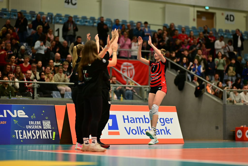 Volleyball I Frauen I Saison 2025-2026 I Bundesliga I Hauptrunde I ETV Hamburger Volksbank Volleys - Skurios Volleys Borken | Der Sportfotograf. - Realisiert mit Pictrs.com