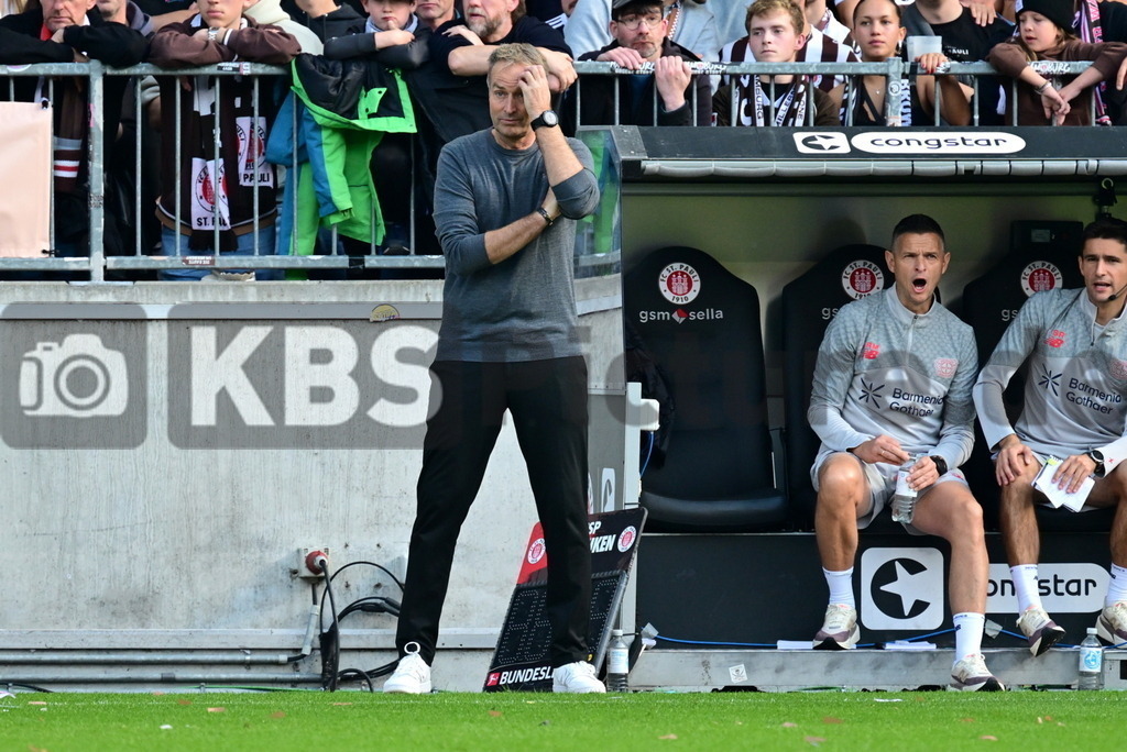 KBS Picture_FCStPauli-Bayer04Leverkusen_012 | Hjulmand Kasper Trainer (Bayer04Leverkusen) ,Sportplatz :  Millerntor Stadion, - Realisiert mit Pictrs.com