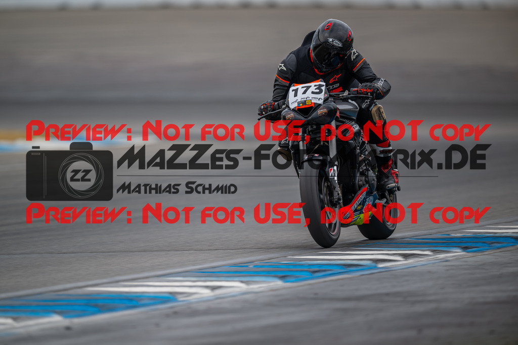 MaZZes-Fotomatrix-20260809-576772 | R1