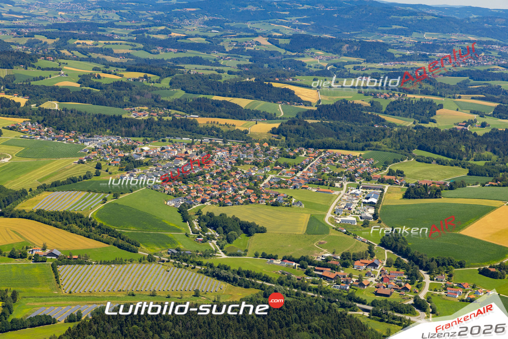Aktuelles Luftbild von Oberpolling Fürstenstein - Die Luftaufnahme wurde 2022 mittels UL-Flugzeug erstellt ( keine Drohne ) - hochauflösende Kamera-Systeme von  Canon -Beste Qualität - Für grossformatige Ausdrucke geeignet. Die Geschenkidee !