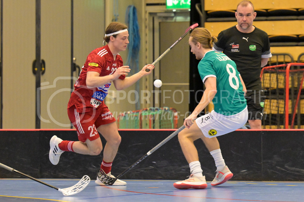 Lillan IBK vs Strängnäs IBK - 17. März 2024 | Lillan IBK vs Strängnäs IBK
Idrottshuset Örebro, Arenahallen, Örebro
Hampus Grundel (#23 Strängnäs IBK) against Carl Lejervik (#8 Lillan IBK).
Bild: Sportfotografie Markus Aeschimann | www.markus-aeschimann.ch - Realisiert mit Pictrs.com