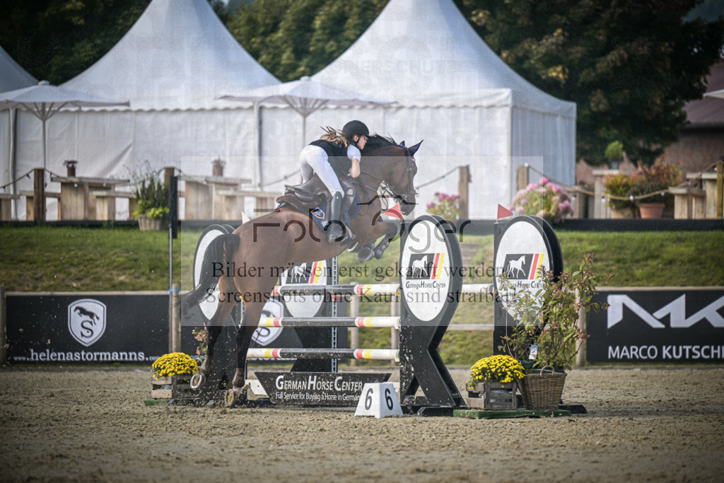 DOS_2725 | Entdecke hochwertige Reitturnierfotos von Foto Oger. Professionell, emotional und authentisch – jetzt Lieblingsmomente im Shop bestellen.Deutschlandweite Turnierfotografie. - Realisiert mit Pictrs.com