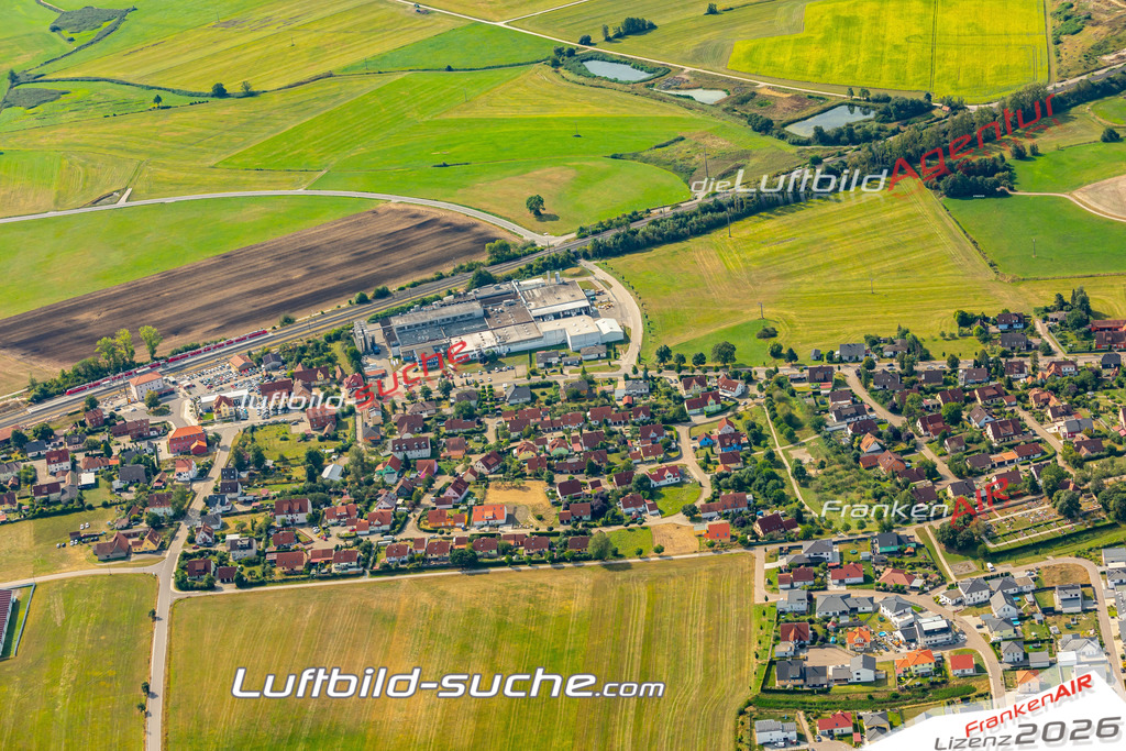 Das Luftbild zeigt :  Dombühl - Die Luftaufnahme wurde 2024 vom UL-Flugzeug aus erstellt ( keine Drohne ) - Hochauflösende Luftaufnahme - Für grossformatige Ausdrucke geeignet. Die Geschenkidee !Mit Lizenz und Bildrechte bestellbar