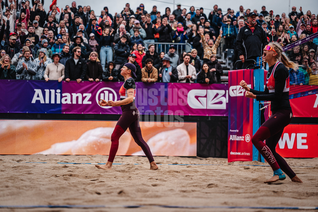 Beachvolleyball | Frauen | Allianz German Beach Tour 2026 | Tourstop Düsseldorf | 17.05.2026 | v.l. Melanie Gernert und Nele Barber jubeln nach dem Sieg