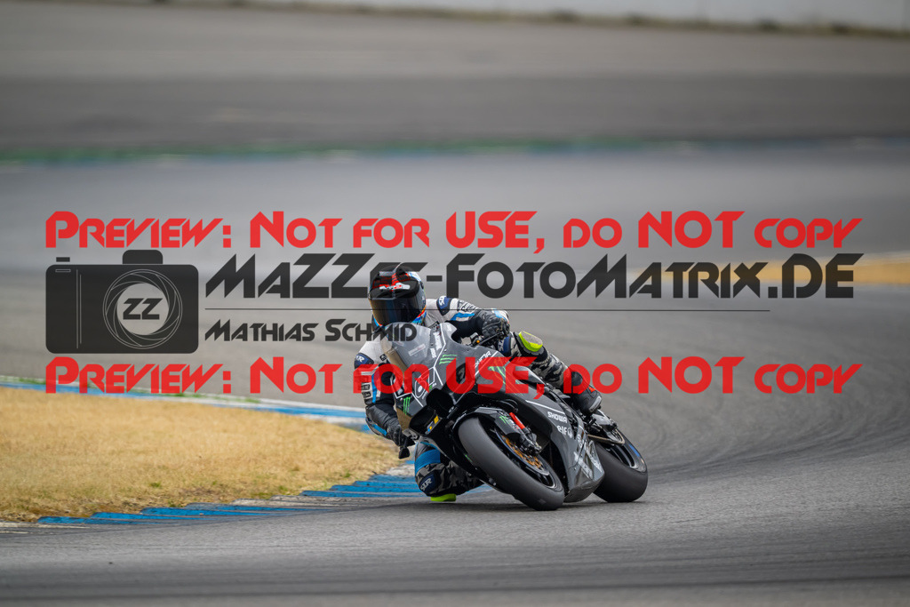 MaZZes-Fotomatrix-20260809-579501 | R1