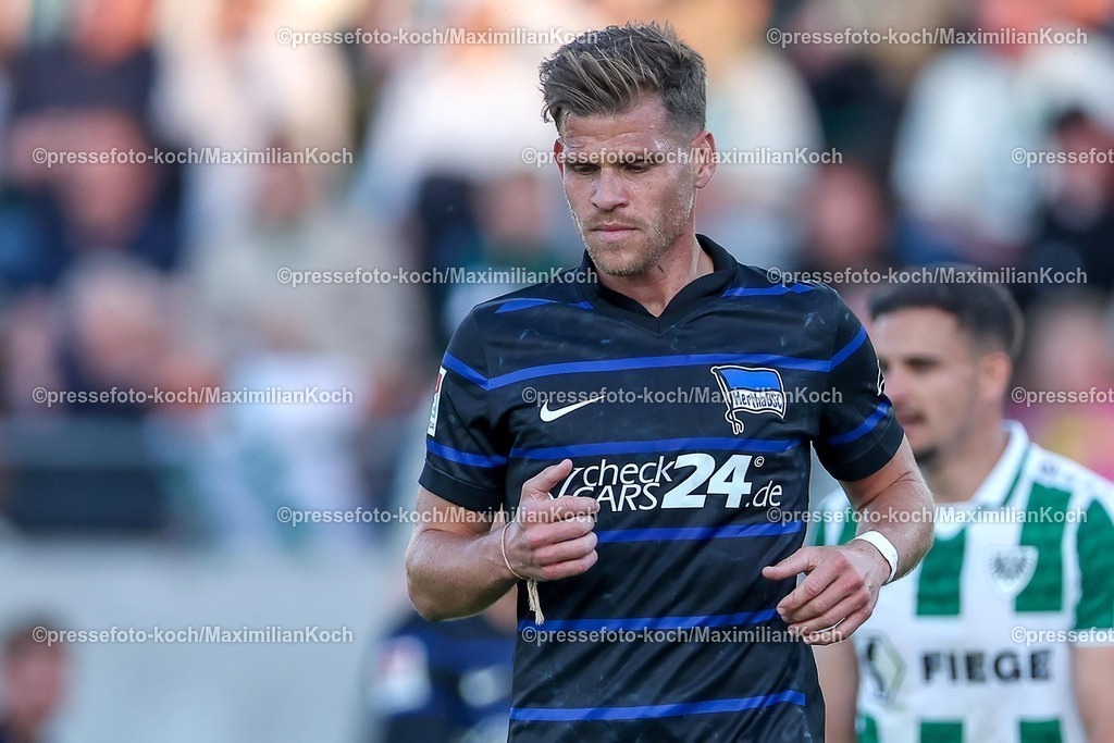 SCP09052502381 | 09.05.2025, Fußball, Preußen Münster - Hertha BSC, 2. Fußball Bundesliga, 33. Spieltag, Preußenstadion, Saison 2024 2025: Florian Niederlechner (Hertha BSC #07) DFB regulations prohibit any use of photographs as image sequences and or quasi-video.