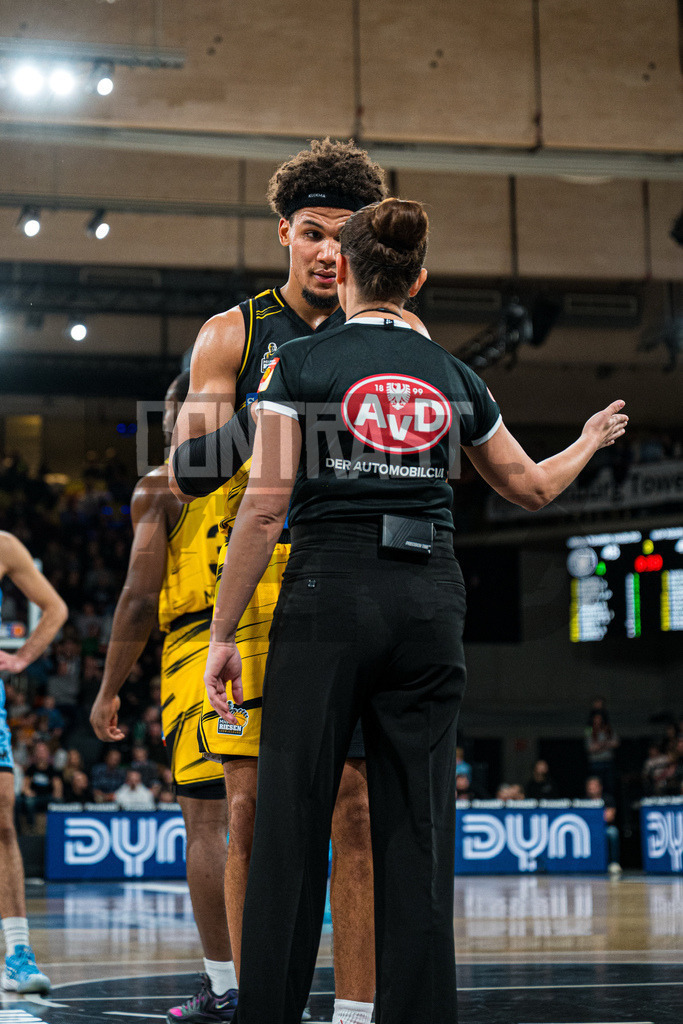 Basketball I Herren I Bundesliga I Saison 2025/2026 I 8. Spieltag I Veolia Towers Hamburg - MHP Riesen Ludwigsburg | CONTRAST ZERØ MEDIA - Realisiert mit Pictrs.com