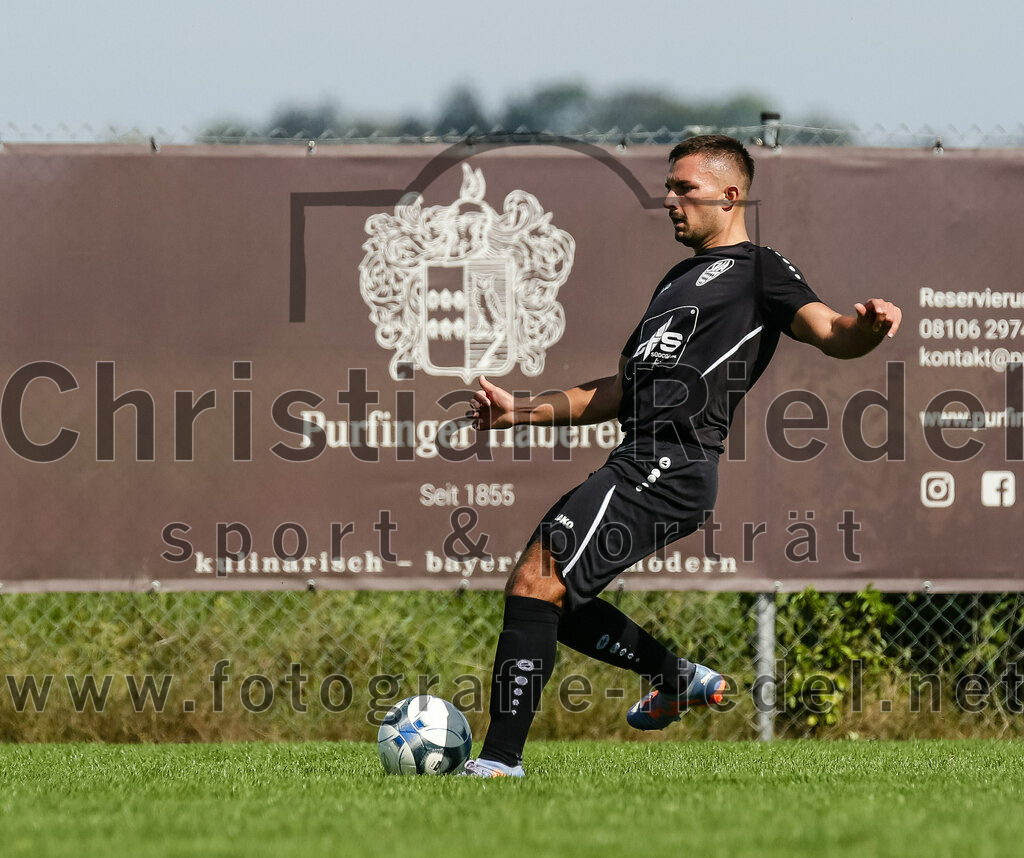 2023-09-17_059_SG_Anzing-Parsdorf_II_gegen_TSV_Zorneding_II | Anzing, Deutschland, 17.09.2023:
Fußball, A-Klasse 2023 / 2024, 5. Spieltag, Endergebnis: 1:1

Armin Pfänder ((SG) Anzing-Parsdorf, #12)

Foto: Christian Riedel / fotografie-riedel.net