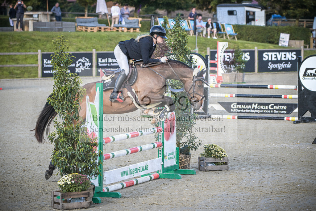 DOS_8432 | Entdecke hochwertige Reitturnierfotos von Foto Oger. Professionell, emotional und authentisch – jetzt Lieblingsmomente im Shop bestellen.Deutschlandweite Turnierfotografie. - Realisiert mit Pictrs.com