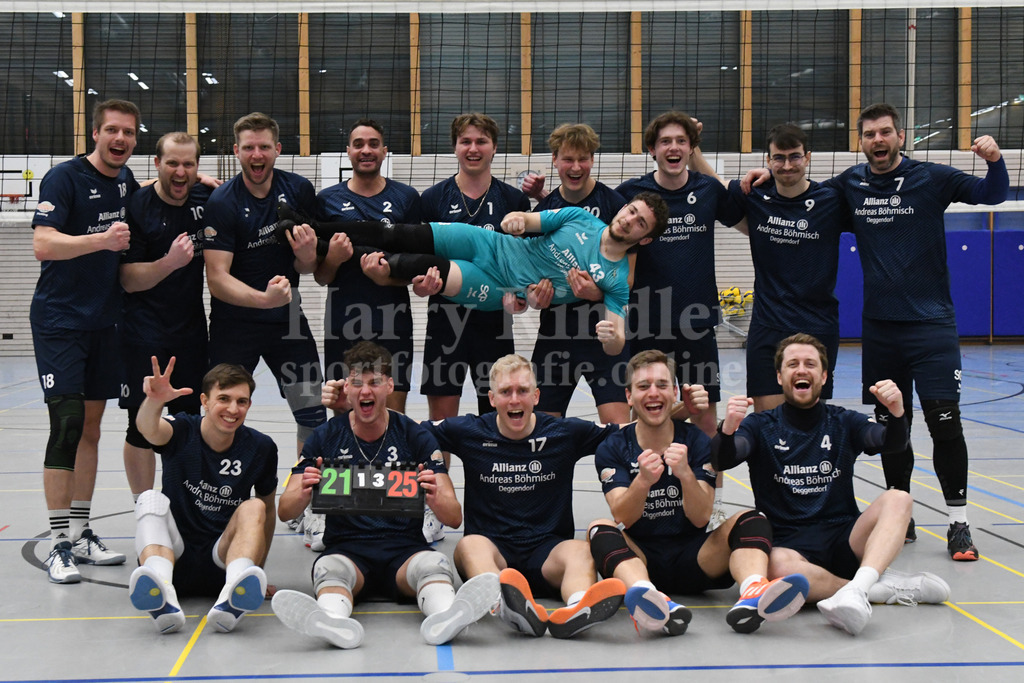 TSV Deggendorf  : VC Eitting 09 | Siegerfoto TSV 1861 Deggendorf Volleyball - Realisiert mit Pictrs.com