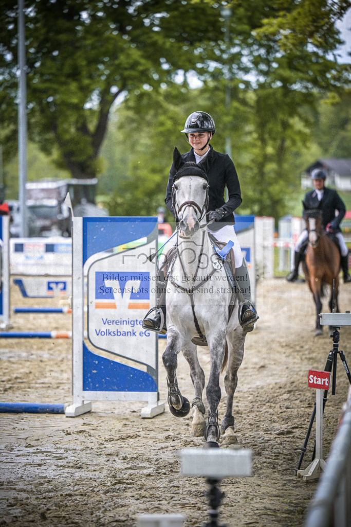 DOS_6667 | Entdecke hochwertige Reitturnierfotos von Foto Oger. Professionell, emotional und authentisch – jetzt Lieblingsmomente im Shop bestellen.Deutschlandweite Turnierfotografie. - Realisiert mit Pictrs.com