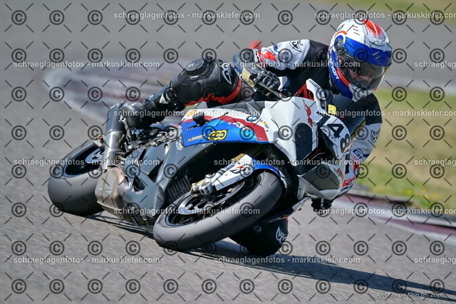 26BT02-0486 | markuskiefer.com - Realisiert mit Pictrs.com