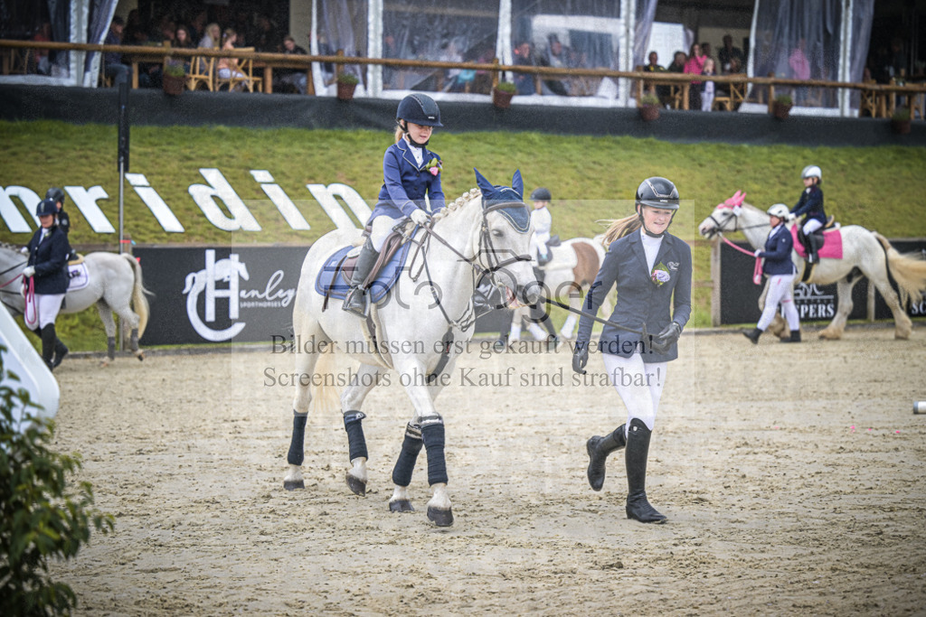 DOS_0131 | Entdecke hochwertige Reitturnierfotos von Foto Oger. Professionell, emotional und authentisch – jetzt Lieblingsmomente im Shop bestellen.Deutschlandweite Turnierfotografie. - Realisiert mit Pictrs.com