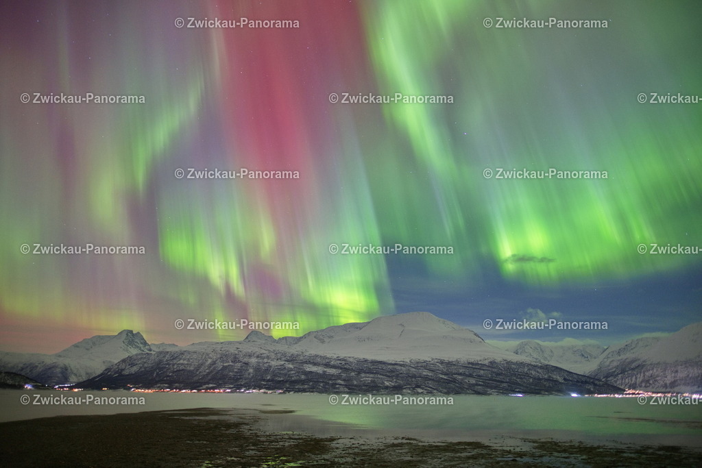 2024_1231_Urlaub_Norwegen_1195 | Urban. Natur. Panorama. Luftbild. 
Der Bildershop für aufregende Perspektiven!
Für Deko, Wandbild und Kalender!
Wir bringen LED-Bilder zum Leuchten!
