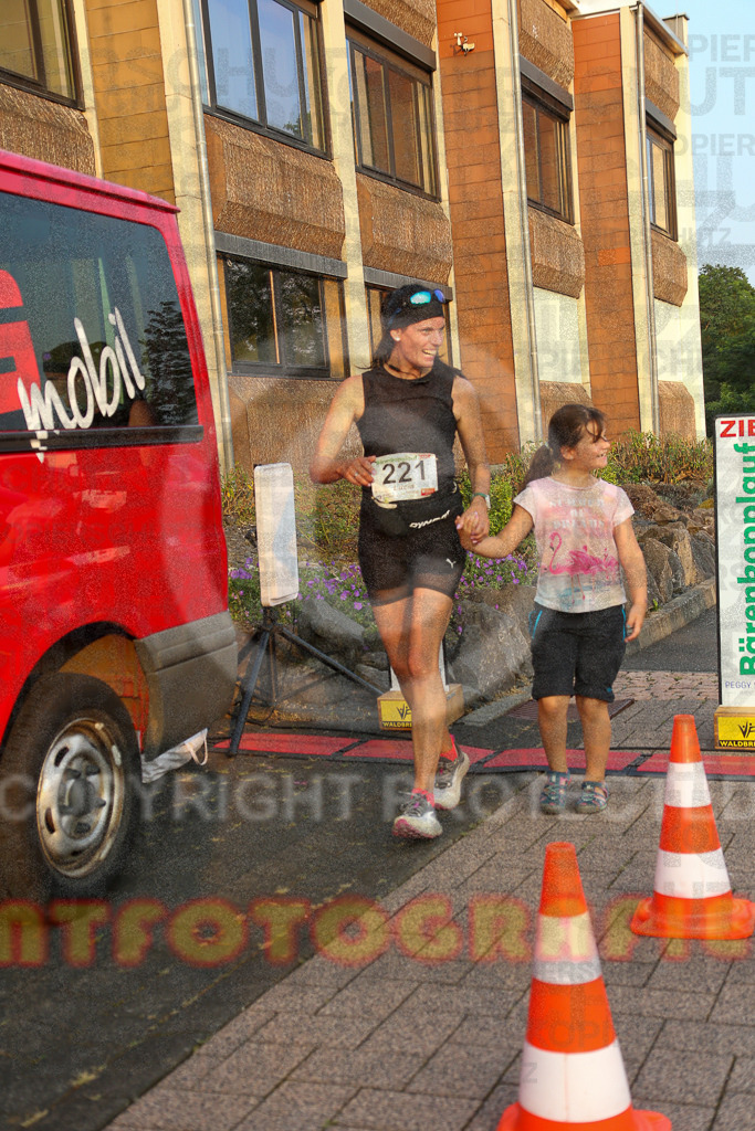 240802_1951_EX1_6911 | Sportfotografie im Rhein-Sieg Kreis, Köln, Bonn, NRW, Rheinland Pfalz, Hessen, etc. Unser Tätigkeitsfeld umfasst den Laufsport vom Volkslauf über den Marathon, Duathlon, Triathon bis zum Ultralauf wie Kölnpfad Ultra oder Schindertrail.