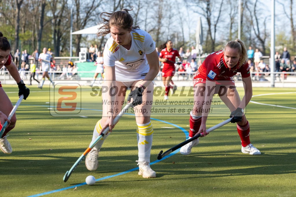 SFE_20260322_0101 | Köln, Deutschland, 22.03.26: Feldhockey 1. Bundesliga Damen zwischen Rot-Weiss Köln - Harvestehuder HTC im REWE Sportpark am 22.03.2026 in Köln, Deutschland. (Foto von Stephan Fehrmann)Köln, Germany, 22.03.26: Feldhockey 1. Bundesliga Damen between Rot-Weiss Köln - Harvestehuder HTC in REWE Sportpark at 22.03.2026 in Köln, Deutschland. (Foto from Stephan Fehrmann)