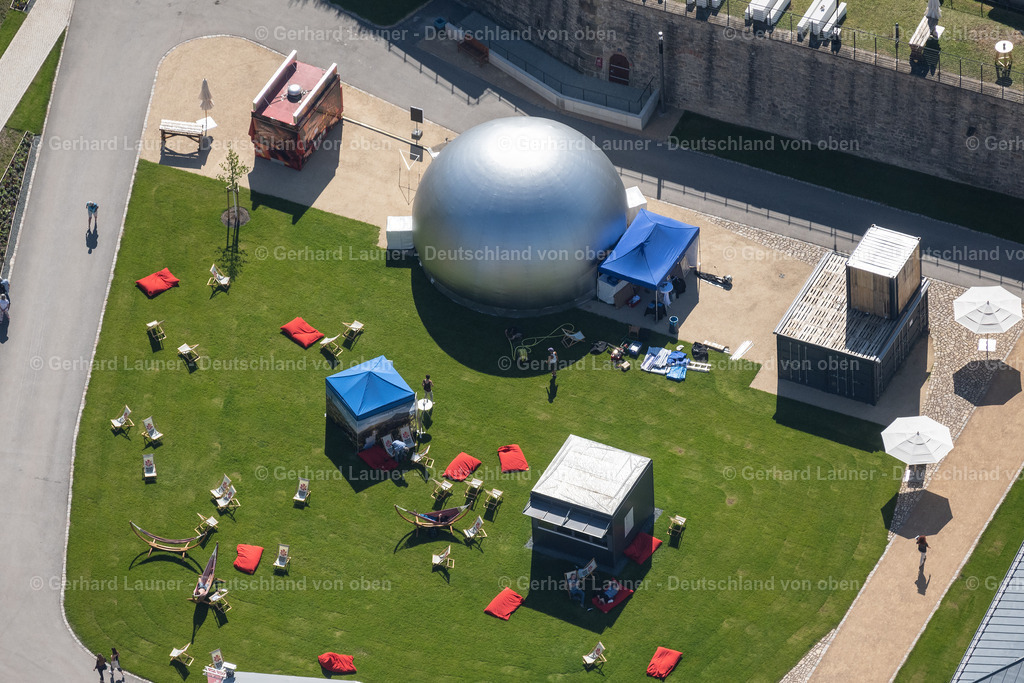 4046085 | ERFURT 14.06.2021 Konstruktion des Bauwerkes der Freilicht- Bühne auf dem Gelände der " BUGA 2021 " auf dem Petersberg im Ortsteil Altstadt in Erfurt im Bundesland Thüringen, Deutschland. Weiterführende Informationen bei: Bundesgartenschau Erfurt 2021 gemeinnützige GmbH. // Construction of the building of the open-air theater auf dem Gelaende of " BUGA 2021 " on Petersberg in the district Altstadt in Erfurt in the state Thuringia, Germany. Further information at: Bundesgartenschau Erfurt 2021 gemeinnuetzige GmbH. Foto: Gerhard Launer