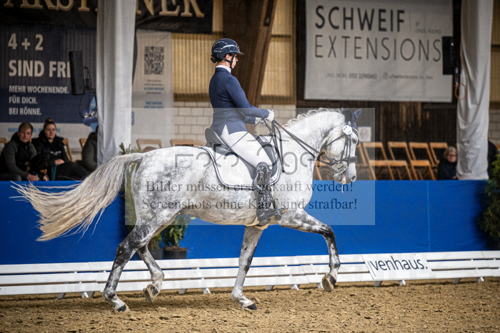 DOS_3004 | Entdecke hochwertige Reitturnierfotos von Foto Oger. Professionell, emotional und authentisch – jetzt Lieblingsmomente im Shop bestellen.Deutschlandweite Turnierfotografie. - Realisiert mit Pictrs.com