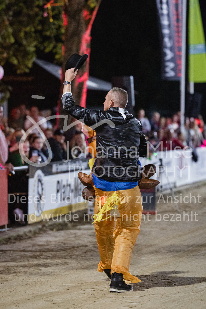 230827_Delbrueck_Kostuem-718 | Deine schönsten Turniermomente als professionelle Fotos! Entdecke hochwertige Pferdesport-Fotografie im Online-Shop. Jetzt Fotos finden & bestellen!