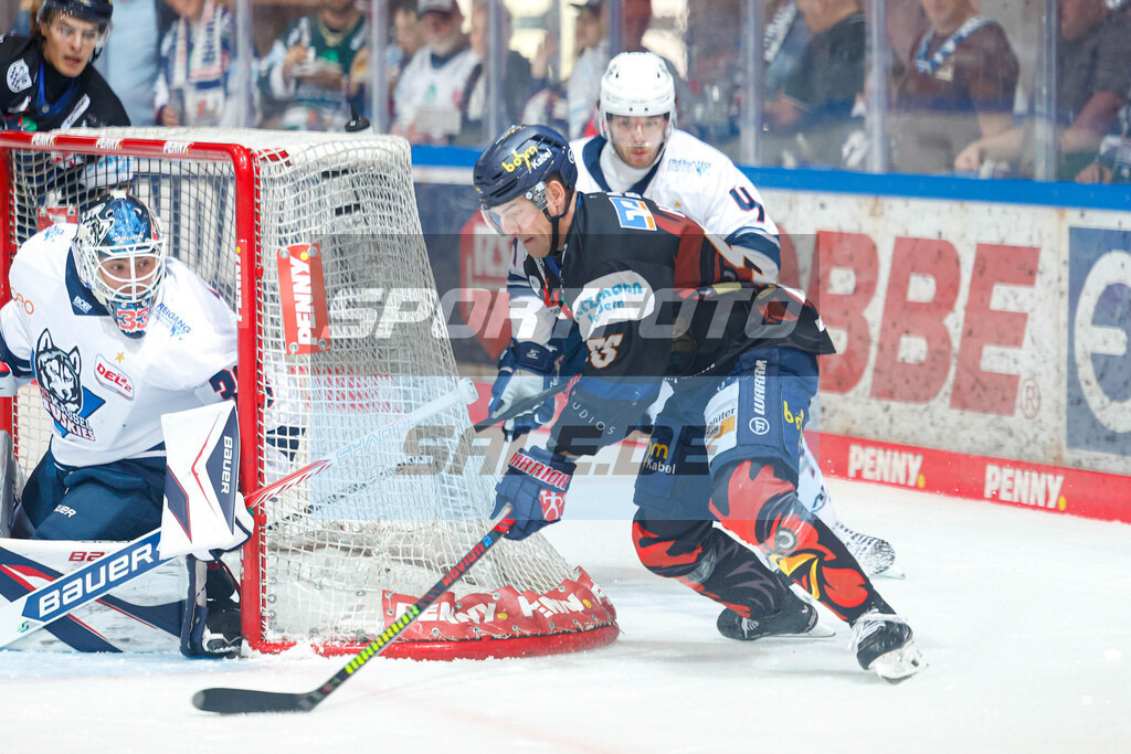 Huss 2 | Johannes Huss am Kassler Tor  - © Sportfoto-Sale / EIshockey-Magazin (Jan Brüggemann) - Realisiert mit Pictrs.com