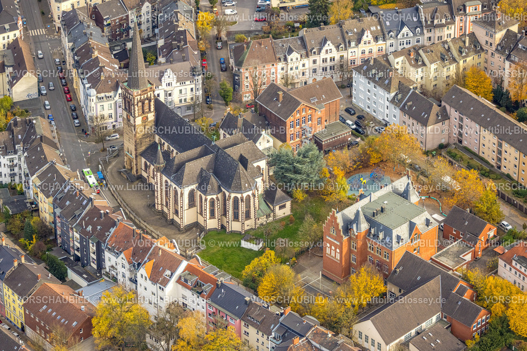 Hagen251101184 | Luftbild, Emil-Schumacher-Schule und kath. Kirche St. Michael, herbstliche Bäume, Wehringhausen, Hagen, Ruhrgebiet, Nordrhein-Westfalen, Deutschland