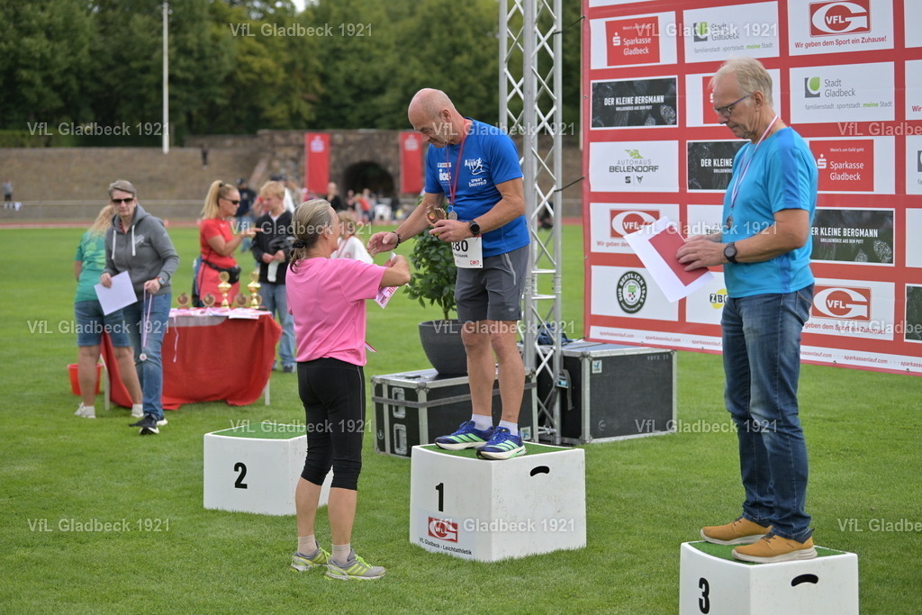 2026-08-23_Sparkassenlauf_Siegerehr_KH_00048 | Die Fotografen - Realisiert mit Pictrs.com