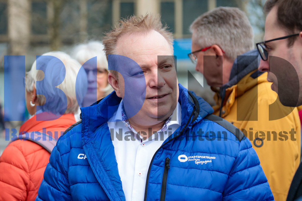 Brandmauer 2024 vor dem Rathaus der Stadt Bochum {date} -  | {headline}



(Foto: Sebastian Sendlak / BOND)

 - Realisiert mit Pictrs.com