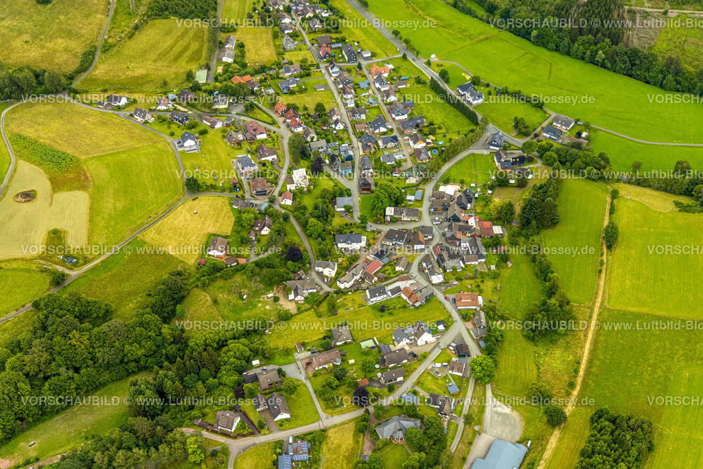 BadLaasphe240709316 | Luftbild, Ortsansicht und Wohngebiet Herbertshausen, Bad Laasphe, Wittgensteiner Land, Nordrhein-Westfalen, Deutschland